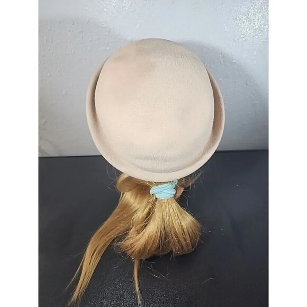 Vintage Women's‎ Hat Rich's Atlanta Deluxe Velour Merrimac Body Beige Fedora
